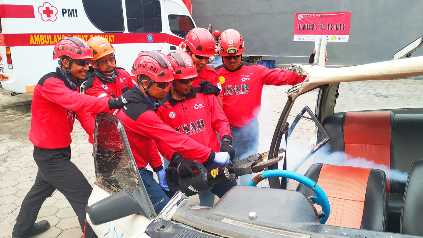 first aid accident kecelakaan diklat PMI PMR KSR relawan rokan korps Red Cross Indonesia website