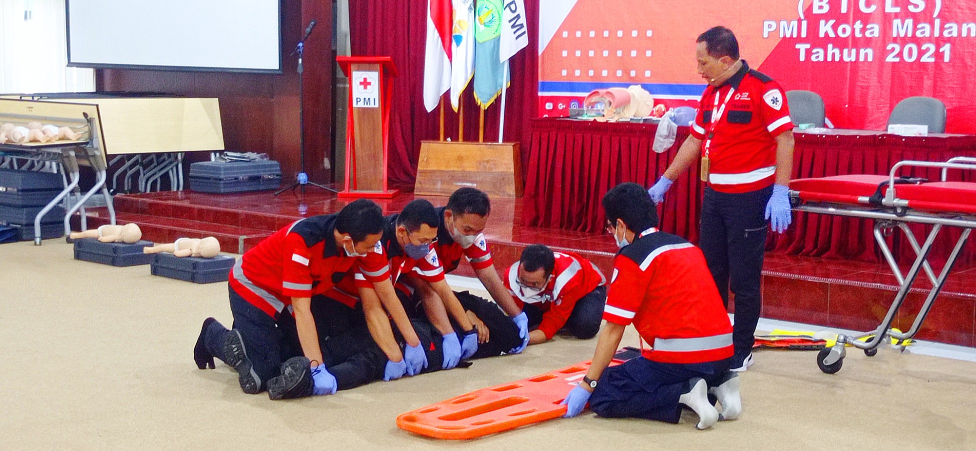 first aid diklat PMI PMR KSR relawan rokan korps Red Cross Indonesia website